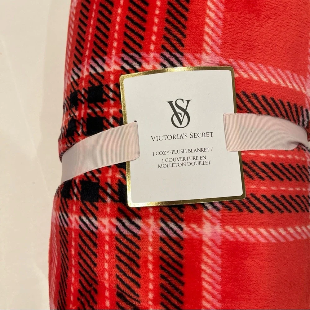2024 Victoria's Secret Cozy Plush Tartan Plaid Blanket, Brand New With Tag $70.